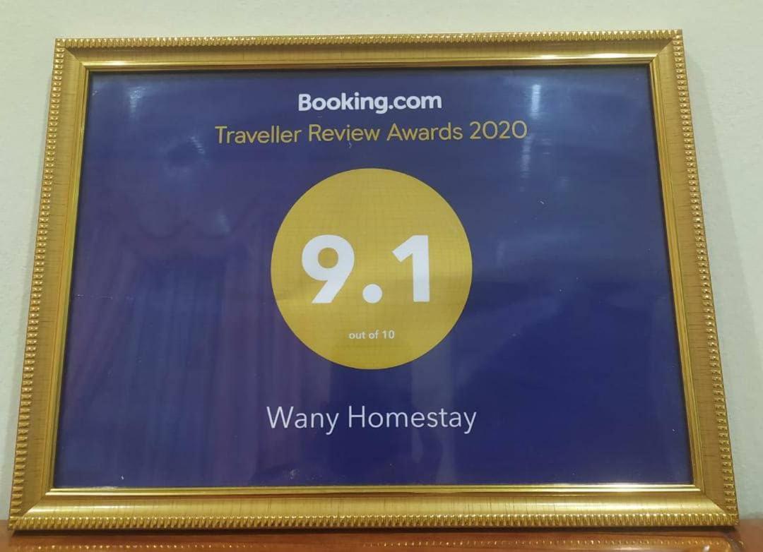 Homestay Wany & *
